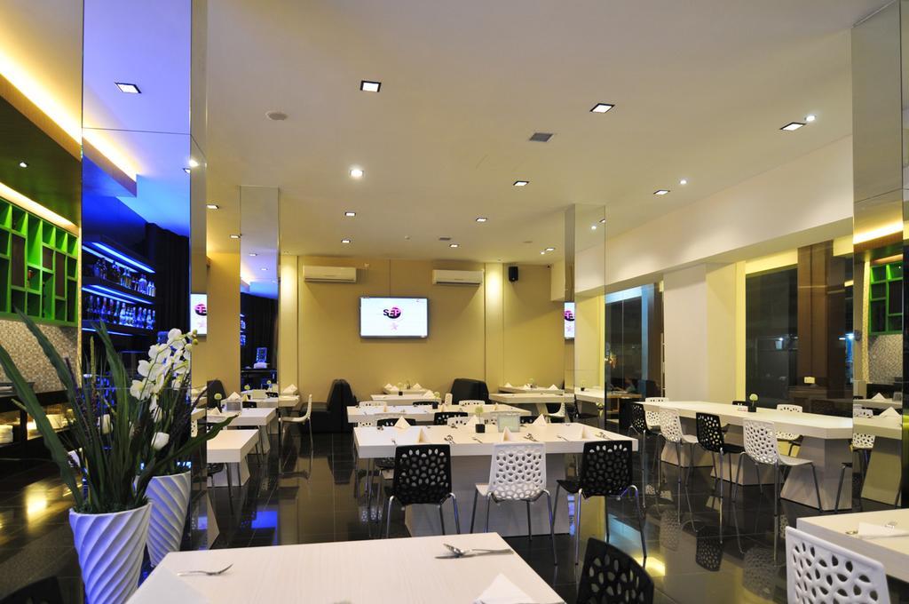 Ace Hotel Batam Nagoja Zewnętrze zdjęcie